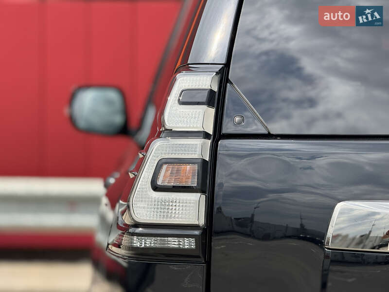 Внедорожник / Кроссовер Toyota Land Cruiser Prado 2021 в Киеве