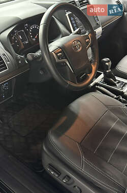 Внедорожник / Кроссовер Toyota Land Cruiser Prado 2021 в 