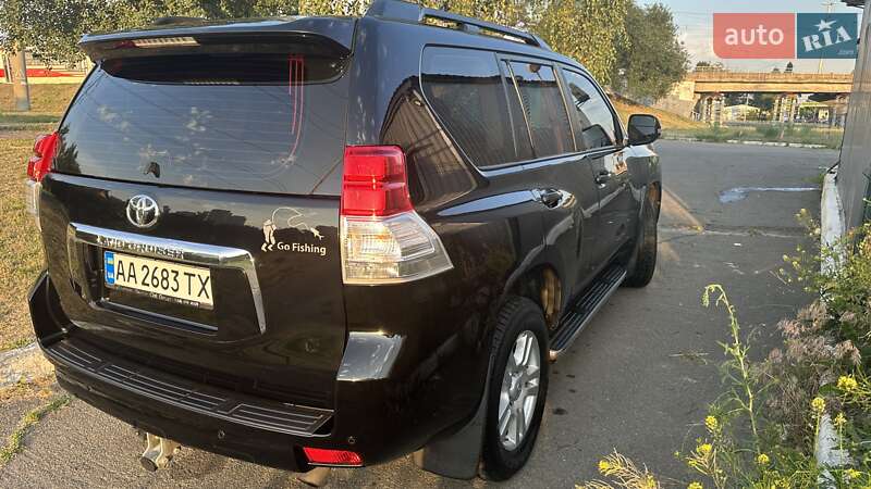 Позашляховик / Кросовер Toyota Land Cruiser Prado 2013 в Києві