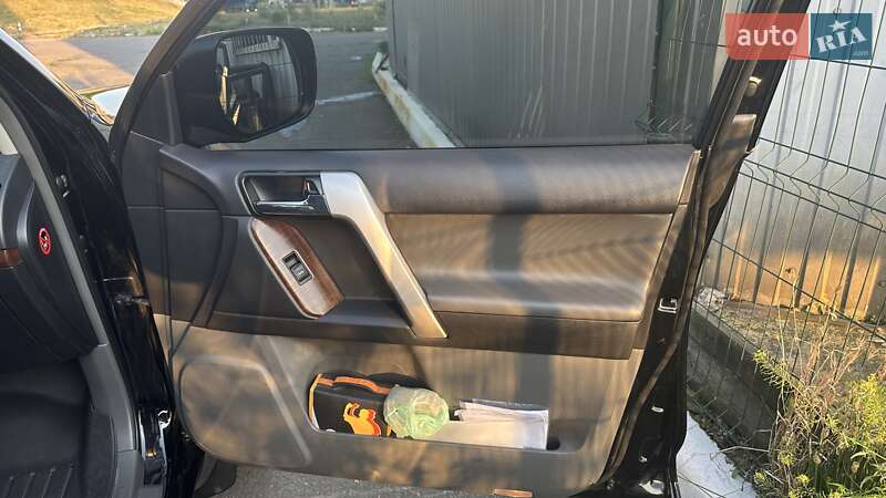 Позашляховик / Кросовер Toyota Land Cruiser Prado 2013 в Києві