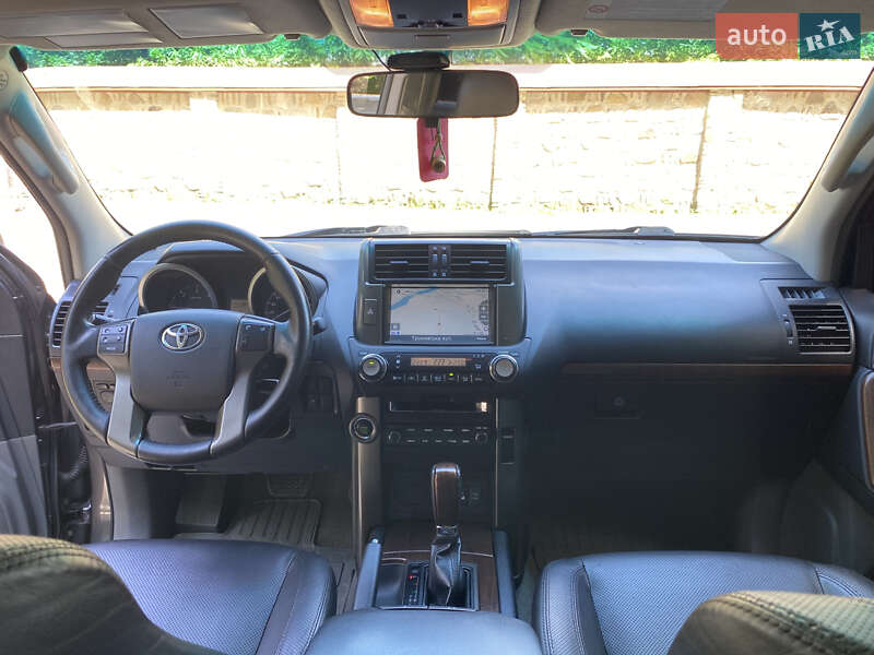 Внедорожник / Кроссовер Toyota Land Cruiser Prado 2011 в Черновцах