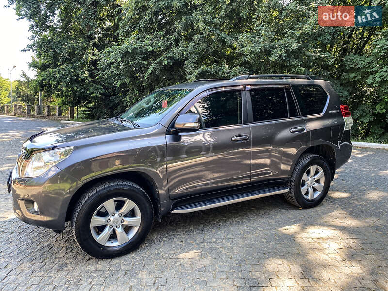 Внедорожник / Кроссовер Toyota Land Cruiser Prado 2011 в Черновцах