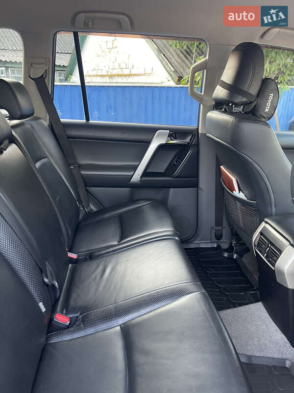 Внедорожник / Кроссовер Toyota Land Cruiser Prado 2010 в Згуровке