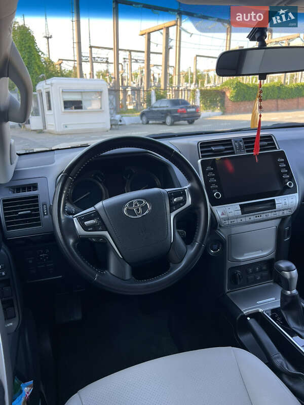 Внедорожник / Кроссовер Toyota Land Cruiser Prado 2022 в Черновцах