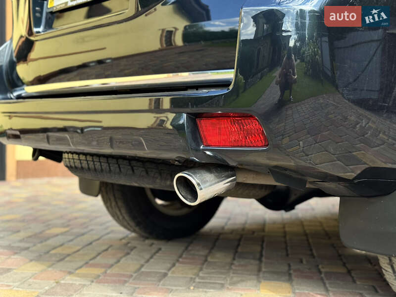 Позашляховик / Кросовер Toyota Land Cruiser Prado 2012 в Києві