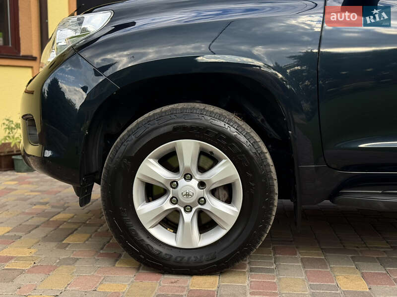 Позашляховик / Кросовер Toyota Land Cruiser Prado 2012 в Києві