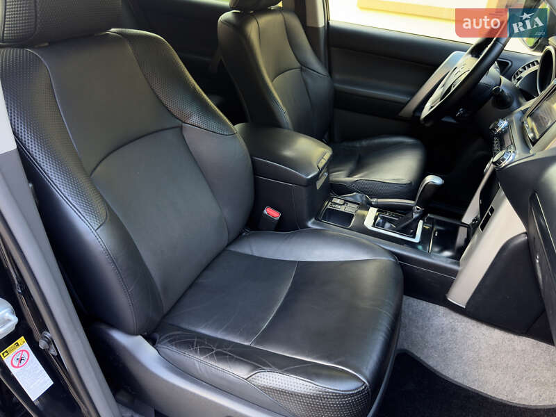 Позашляховик / Кросовер Toyota Land Cruiser Prado 2012 в Києві