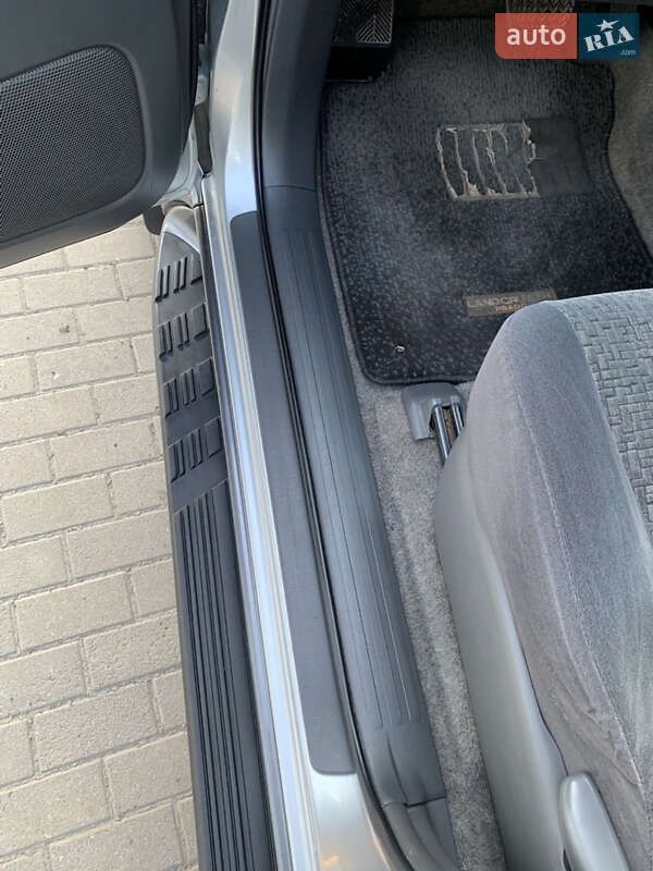 Внедорожник / Кроссовер Toyota Land Cruiser Prado 2007 в Днепре