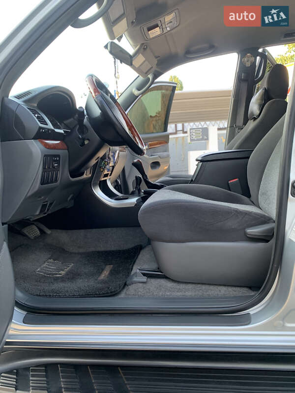 Внедорожник / Кроссовер Toyota Land Cruiser Prado 2007 в Днепре