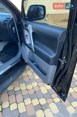 Внедорожник / Кроссовер Toyota Land Cruiser Prado 2012 в 