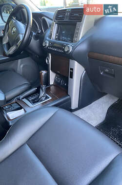 Внедорожник / Кроссовер Toyota Land Cruiser Prado 2012 в 