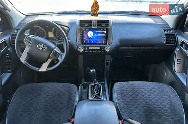 Позашляховик / Кросовер Toyota Land Cruiser Prado 2009 в 