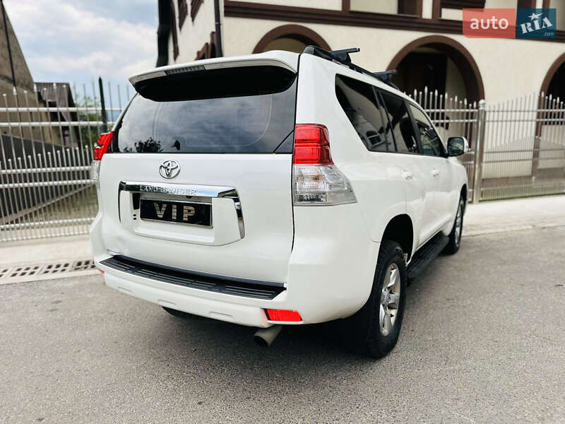 Позашляховик / Кросовер Toyota Land Cruiser Prado 2012 в Нижній Апші
