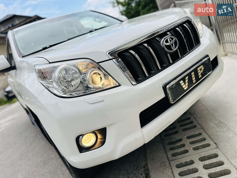 Позашляховик / Кросовер Toyota Land Cruiser Prado 2012 в Нижній Апші