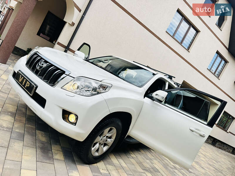 Позашляховик / Кросовер Toyota Land Cruiser Prado 2012 в Нижній Апші