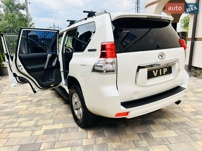 Позашляховик / Кросовер Toyota Land Cruiser Prado 2012 в Нижній Апші
