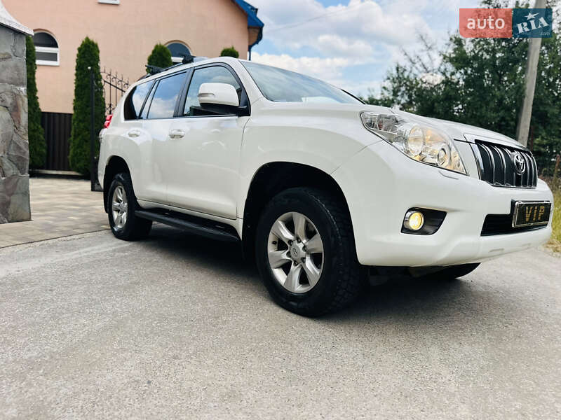 Позашляховик / Кросовер Toyota Land Cruiser Prado 2012 в Нижній Апші