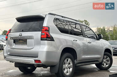 Позашляховик / Кросовер Toyota Land Cruiser Prado 2019 в  фото 2 Позашляховик / Кросовер Toyota Land Cruiser Prado 2019 в