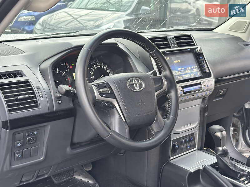 Внедорожник / Кроссовер Toyota Land Cruiser Prado 2019 в Харькове фото 15 Внедорожник / Кроссовер Toyota Land Cruiser Prado 2019 в Харькове
