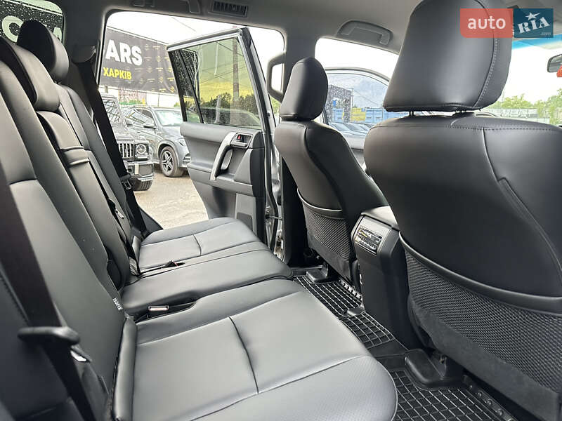 Внедорожник / Кроссовер Toyota Land Cruiser Prado 2019 в Харькове фото 19 Внедорожник / Кроссовер Toyota Land Cruiser Prado 2019 в Харькове