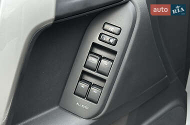 Позашляховик / Кросовер Toyota Land Cruiser Prado 2019 в  фото 27 Позашляховик / Кросовер Toyota Land Cruiser Prado 2019 в