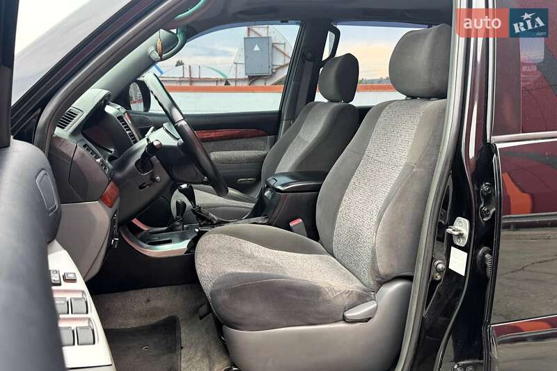 Внедорожник / Кроссовер Toyota Land Cruiser Prado 2004 в Киеве