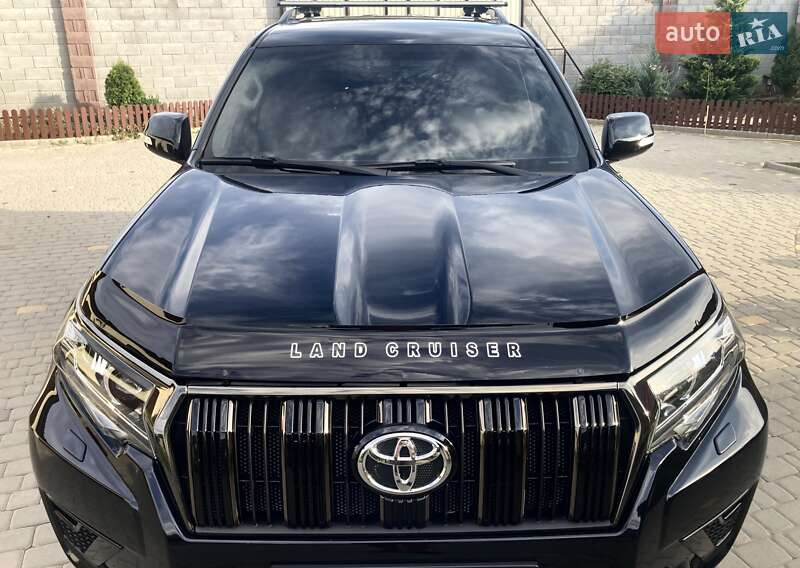 Внедорожник / Кроссовер Toyota Land Cruiser Prado 2021 в 