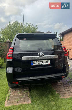 Внедорожник / Кроссовер Toyota Land Cruiser Prado 2020 в 