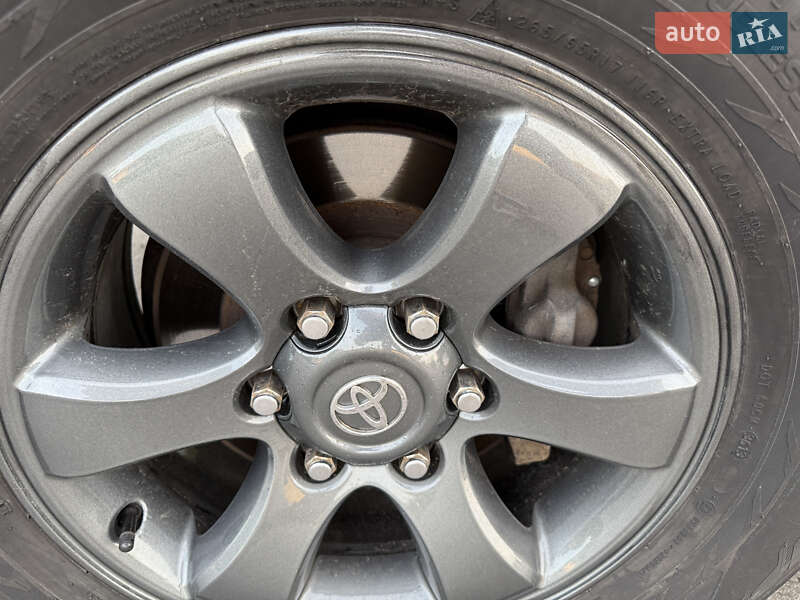 Внедорожник / Кроссовер Toyota Land Cruiser Prado 2007 в Ровно