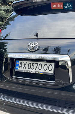 Внедорожник / Кроссовер Toyota Land Cruiser Prado 2011 в 