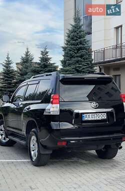 Внедорожник / Кроссовер Toyota Land Cruiser Prado 2011 в 
