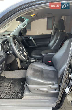 Внедорожник / Кроссовер Toyota Land Cruiser Prado 2011 в 