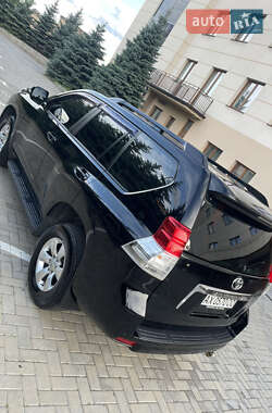 Внедорожник / Кроссовер Toyota Land Cruiser Prado 2011 в 