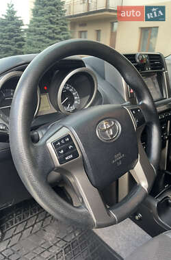 Внедорожник / Кроссовер Toyota Land Cruiser Prado 2011 в 