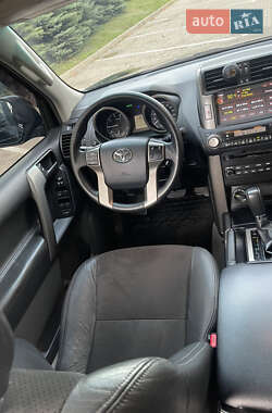 Внедорожник / Кроссовер Toyota Land Cruiser Prado 2011 в 