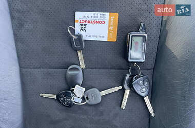 Внедорожник / Кроссовер Toyota Land Cruiser Prado 2011 в 