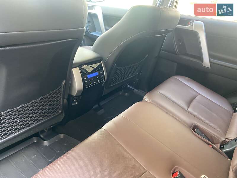 Внедорожник / Кроссовер Toyota Land Cruiser Prado 2019 в Зенькове