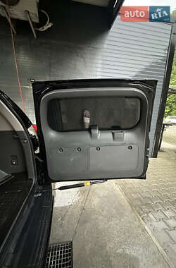 Внедорожник / Кроссовер Toyota Land Cruiser Prado 2010 в 