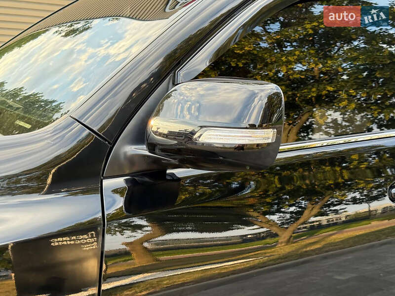 Внедорожник / Кроссовер Toyota Land Cruiser Prado 2010 в Днепре