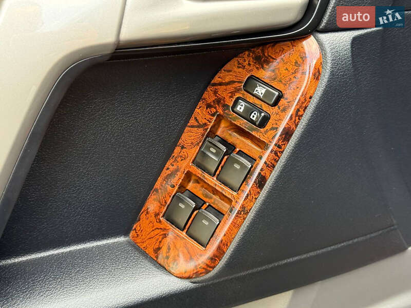 Внедорожник / Кроссовер Toyota Land Cruiser Prado 2010 в Днепре