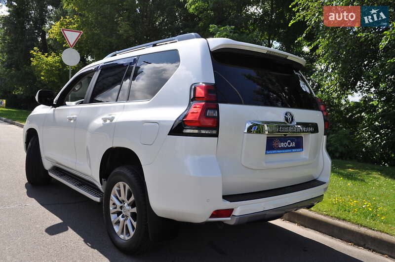 Внедорожник / Кроссовер Toyota Land Cruiser Prado 2019 в Киеве
