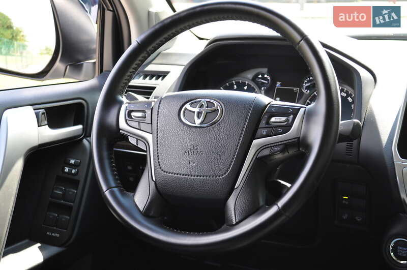 Внедорожник / Кроссовер Toyota Land Cruiser Prado 2019 в Киеве