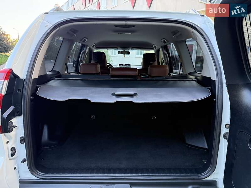 Позашляховик / Кросовер Toyota Land Cruiser Prado 2014 в Полтаві