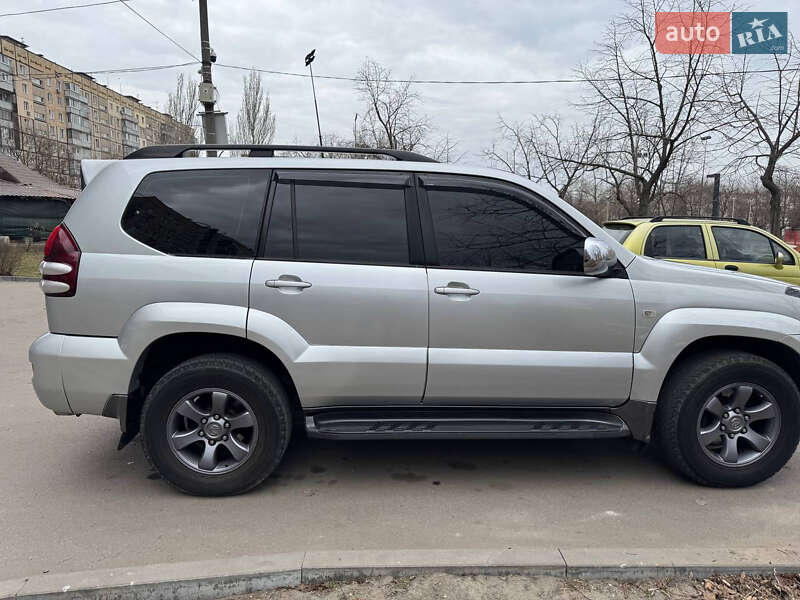Внедорожник / Кроссовер Toyota Land Cruiser Prado 2005 в Днепре