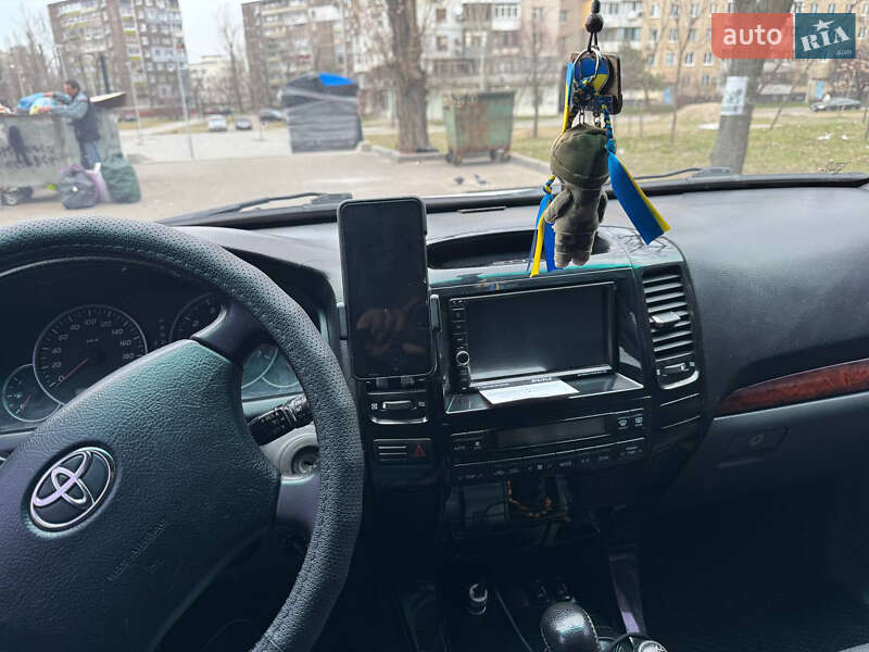 Внедорожник / Кроссовер Toyota Land Cruiser Prado 2005 в Днепре