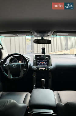 Внедорожник / Кроссовер Toyota Land Cruiser Prado 2013 в 