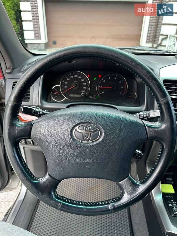 Позашляховик / Кросовер Toyota Land Cruiser Prado 2007 в Києві