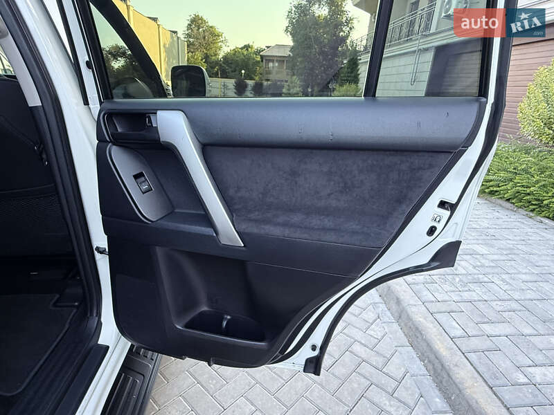 Внедорожник / Кроссовер Toyota Land Cruiser Prado 2014 в Одессе