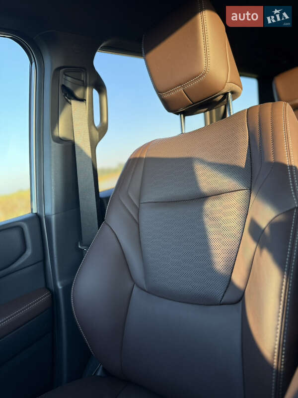 Внедорожник / Кроссовер Toyota Land Cruiser Prado 2024 в Киеве