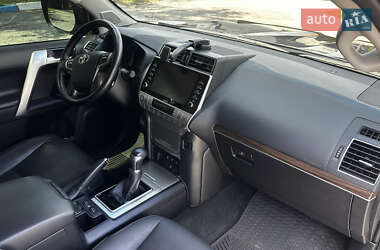 Внедорожник / Кроссовер Toyota Land Cruiser Prado 2021 в 
